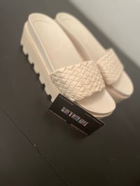 Beige’ing