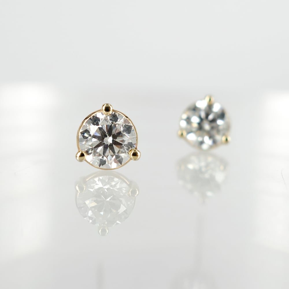 Image of Yellow gold diamond studs = 1.61ct GSI3. PJ5818