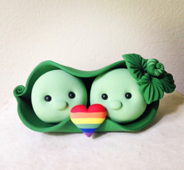 Image of Peas in a Pod Wedding Cake Topper