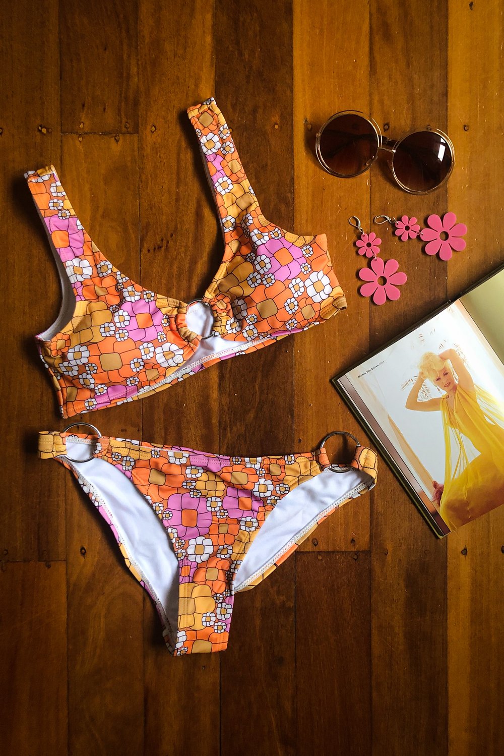 60’s ring bikini in Hip to be square bright