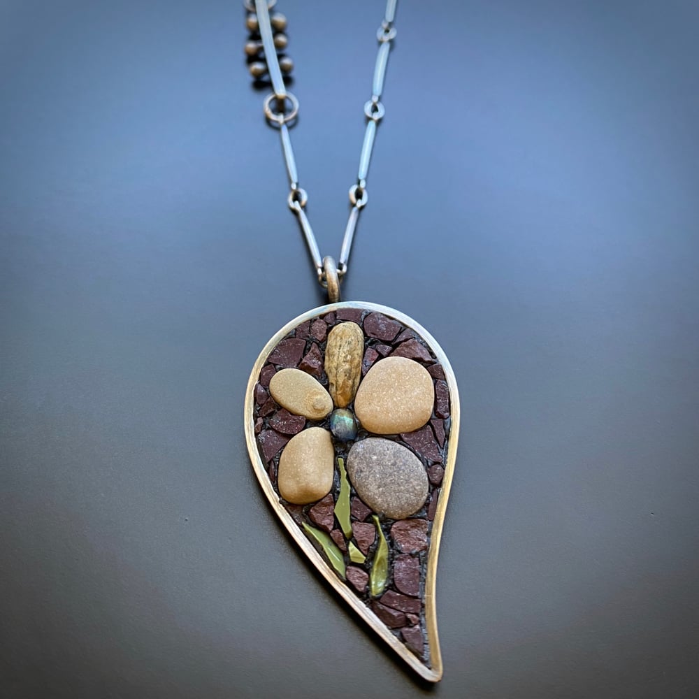 Image of Pebble Flower Leaf Pendant
