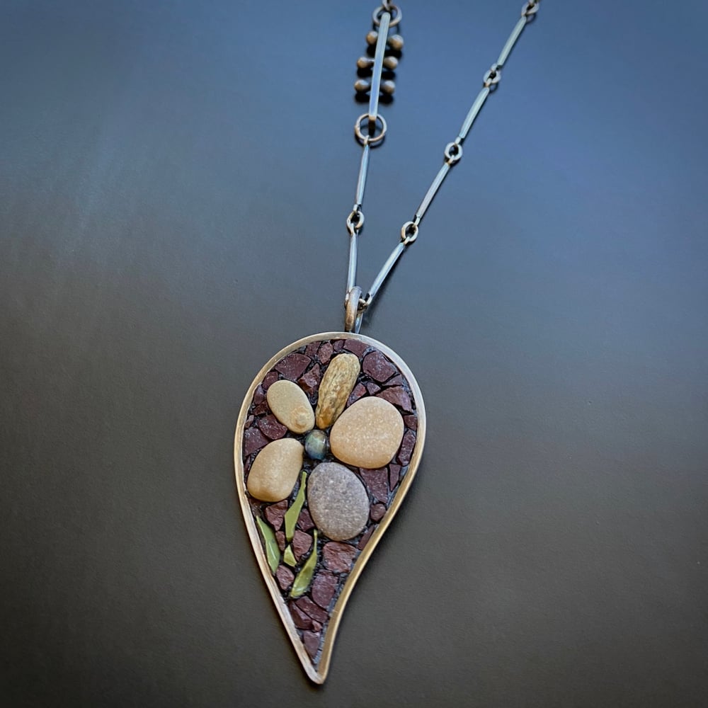 Image of Pebble Flower Leaf Pendant