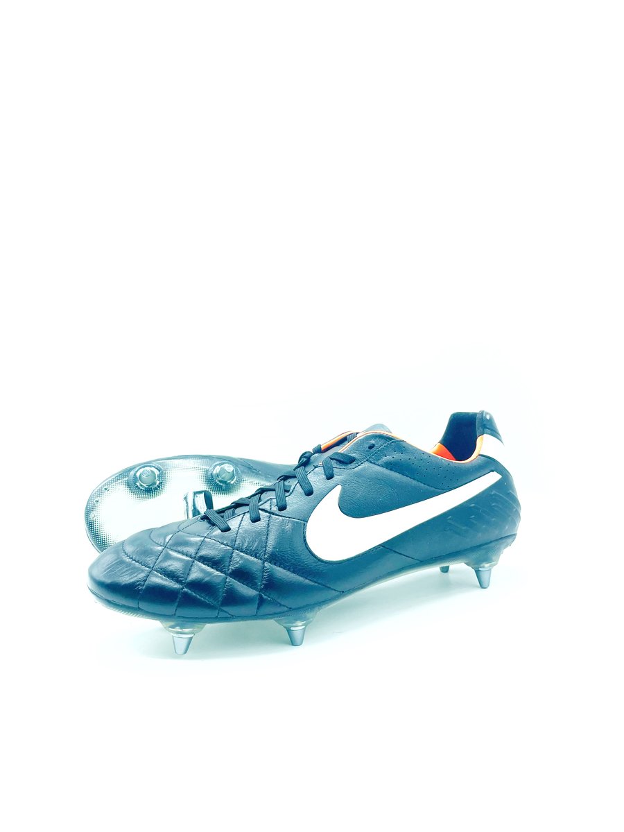 nike tiempo sg boots