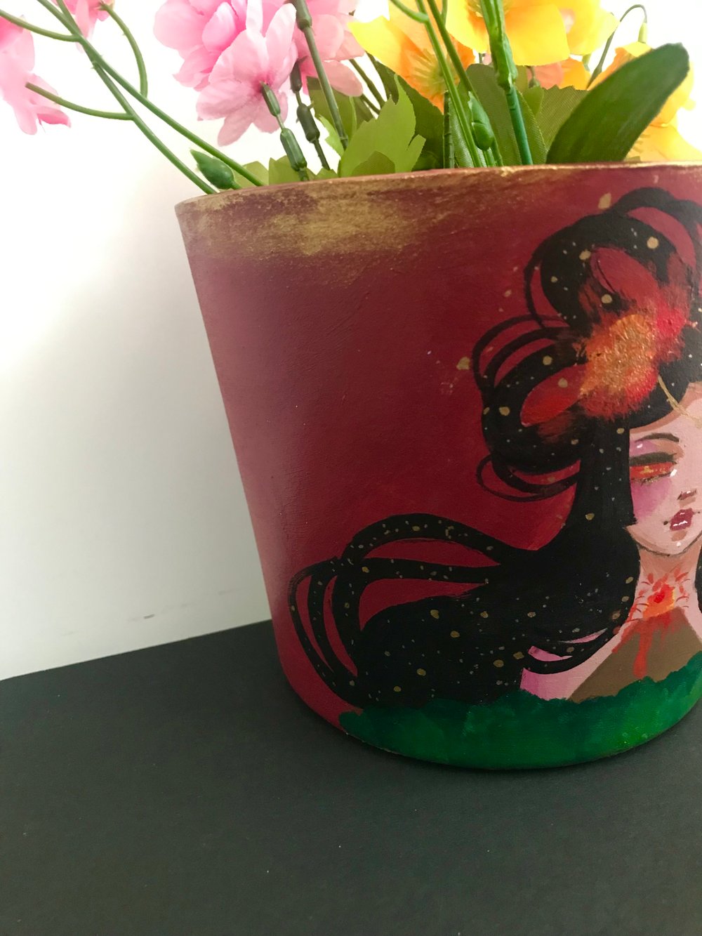 Fire goddess flower pot 