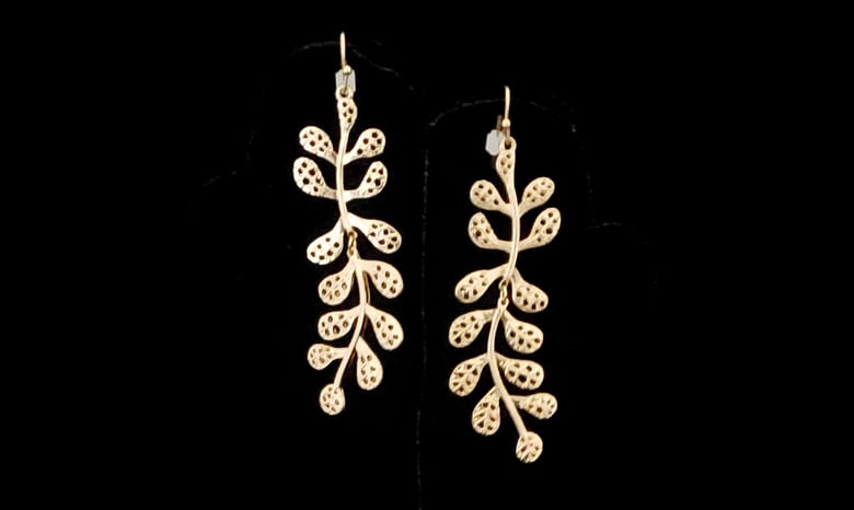 Image of Gold Flowers Pierced Earrings 