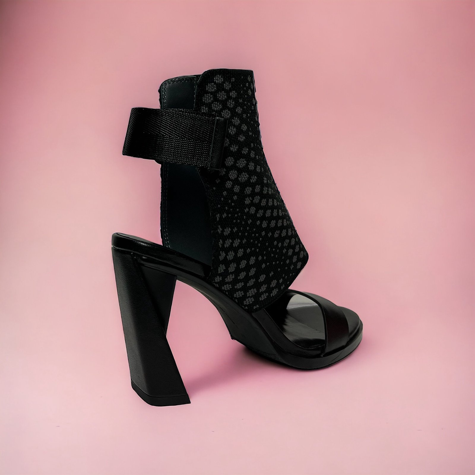 United Nude Zink Fab Hi II Black | Davinci Shoes