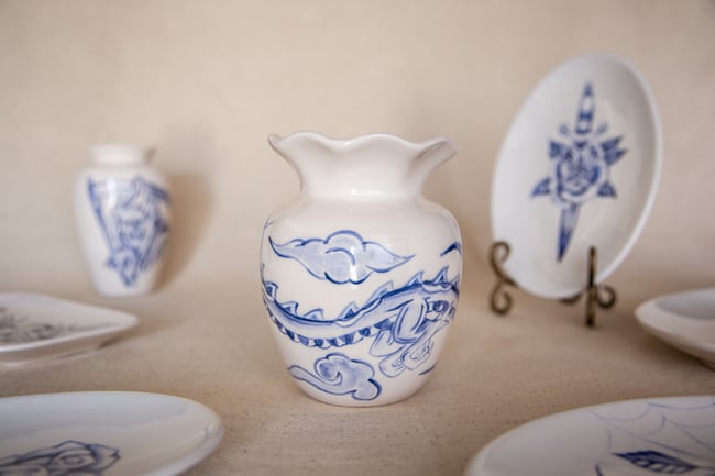 Dragon Vase “Chasing Tail”