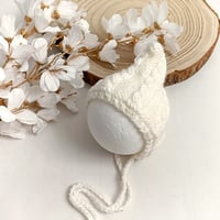 Image 1 of  Newborn  photoshooting knitted hat | ecru