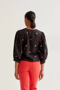 Image 2 of TOP EST BLACK GARDENER FLOWERS