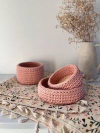 Image 1 of Set of 3 Crochet round baskets with wooden base