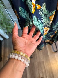 Image 2 of 2 piece flower set