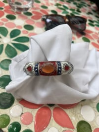 Image 2 of bracelets Hind 