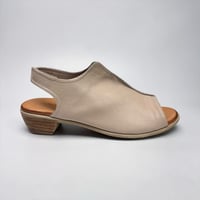 Image 1 of ROAMERS MABEL SILVER GREY