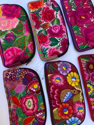 Image of Handheld Mexican purse