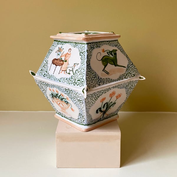 Image of Arranging Flowers Caddy - Romantic Vase