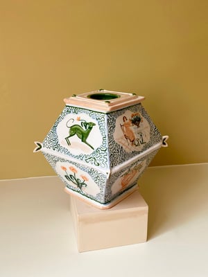 Image of Arranging Flowers Caddy - Romantic Vase