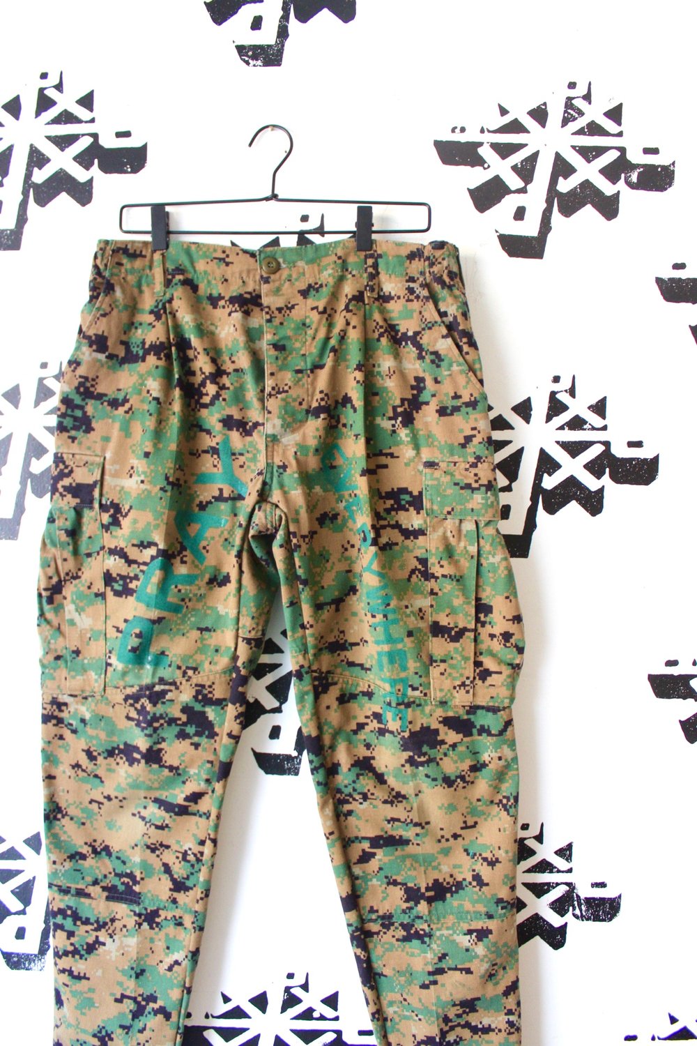 this how we coming camo cargo pants 