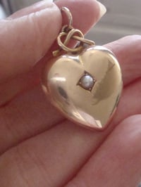Image 4 of VICTORIAN 15CT HIGH CARAT SEED PEARL HEART PUFF PENDANT 4.2g
