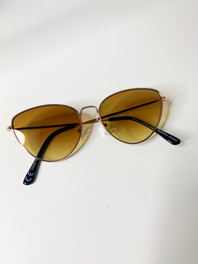 Image of Cats Eye Sunglasses with Tinted Lens 
