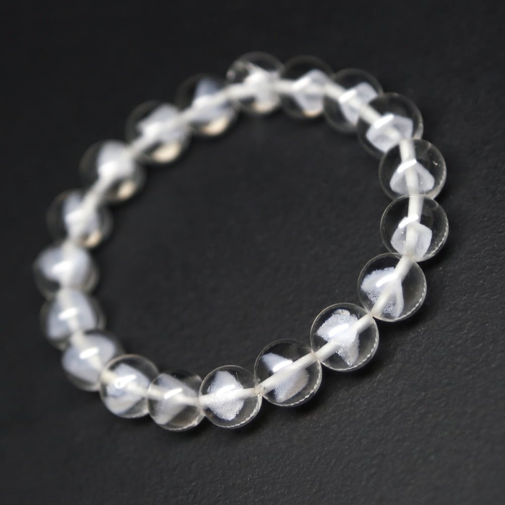 Image of 一山一謐 | W. G.