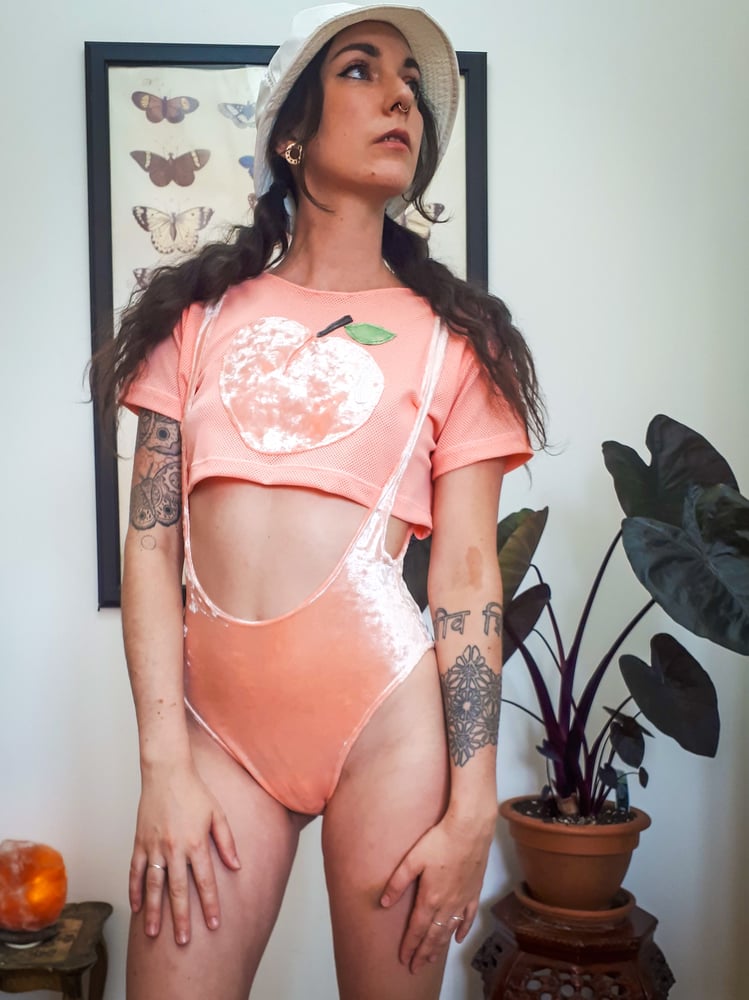 Image of Peach Mesh Underboob/Crop Tee