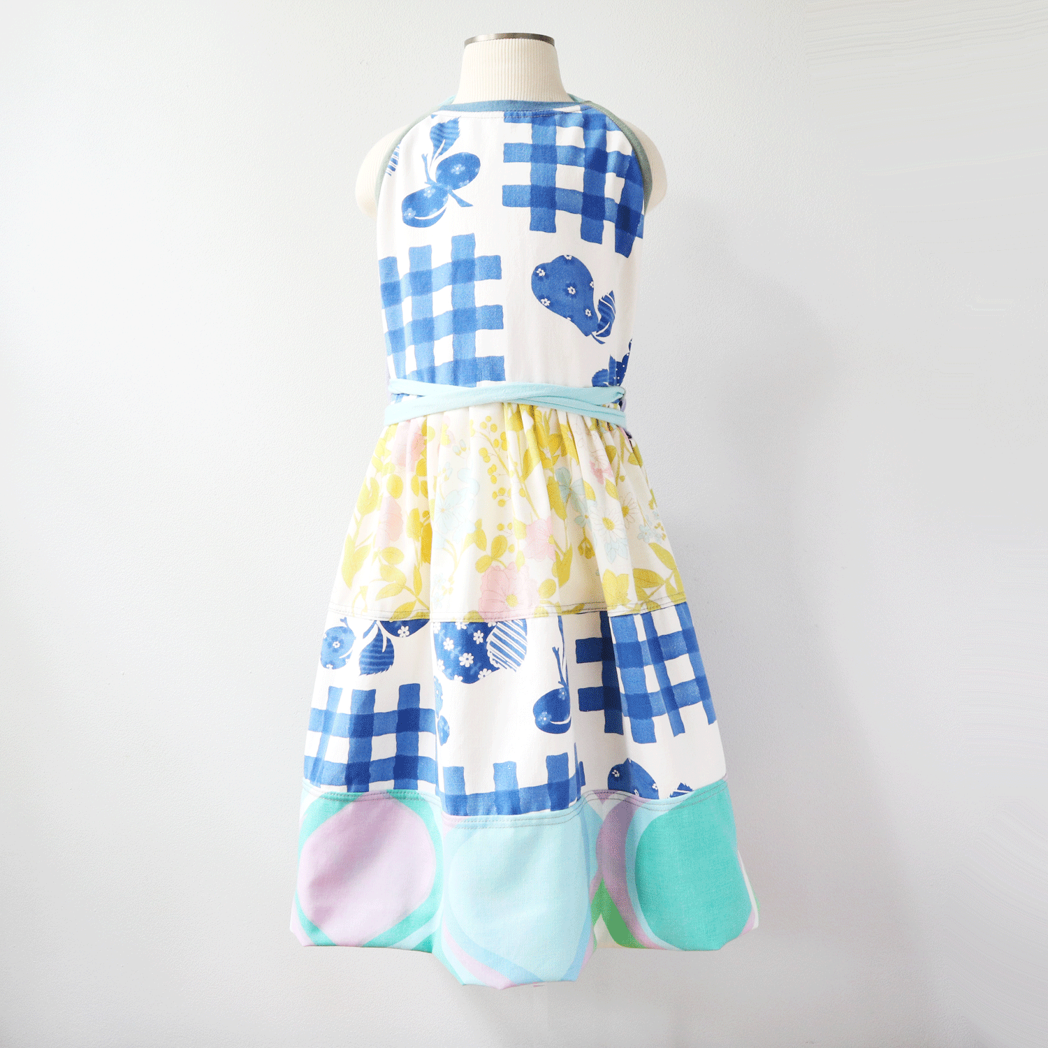 blanc blue 8/10 halter apron wrap dress sundress courtneycourtney vintage fabric fresh floral | courtneycourtney blanc blue 8/10 halter apron wrap dress sundress courtneycourtney vintage fabric fresh floral | courtneycourtney