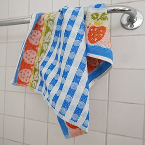 Image of Towel - Strawberries