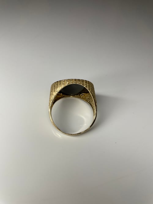 Image of The Water And Gold 9K Gold Wood Grain Mount Onyx Ring 