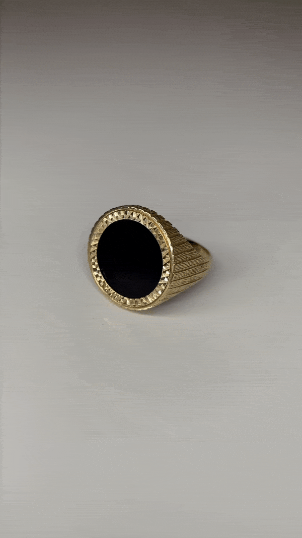 Image of The Water And Gold 9K Gold Wood Grain Mount Onyx Ring