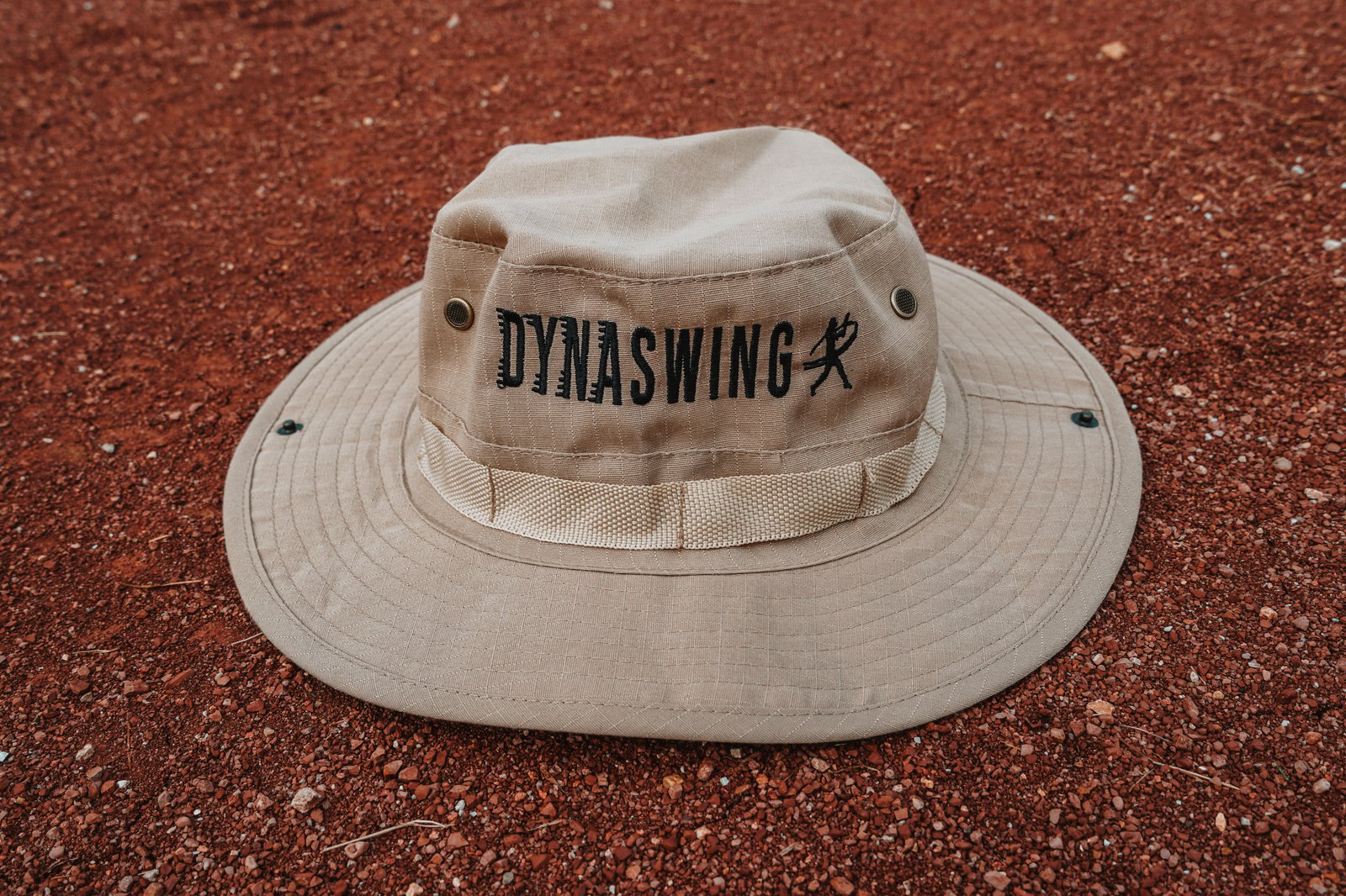 Dynaswing Logo Bucket Hat-Beige 