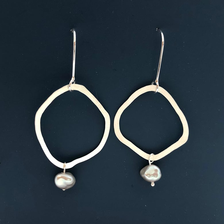 Image of Shifting Lines