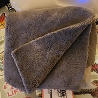 Image 2 of Premium Microfiber Towels 3-Pack