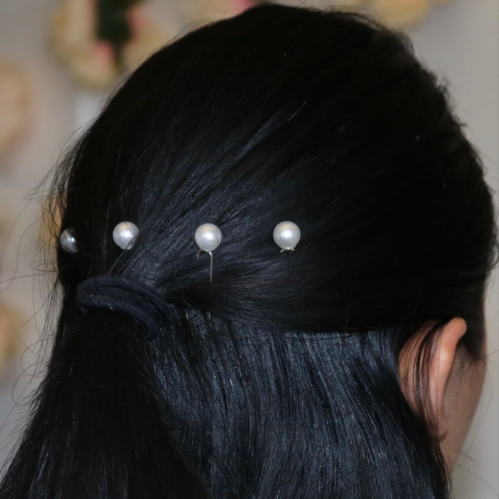 Image of Pearl Hair Pins 4Pcs