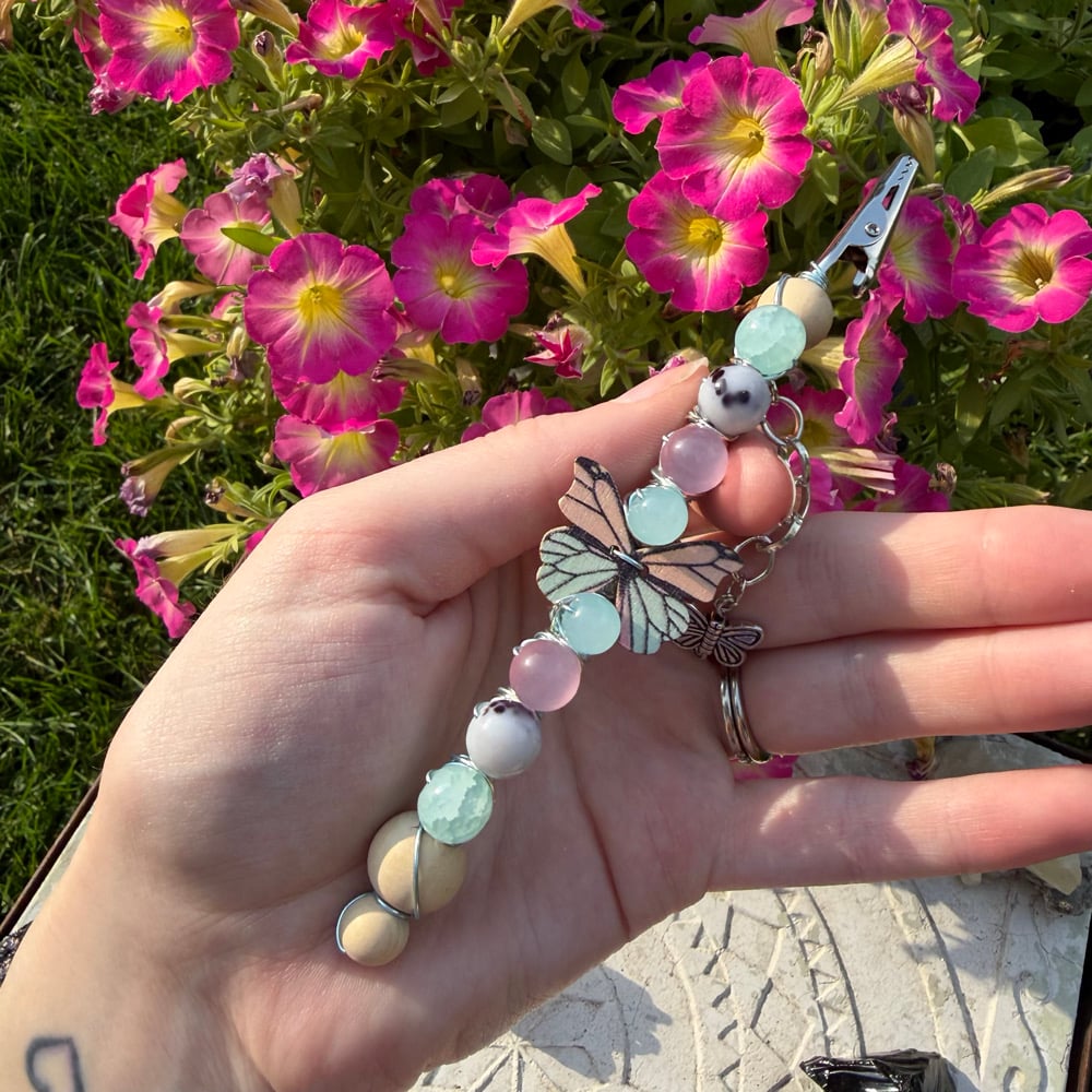 Image of cotton candy sky roach clip