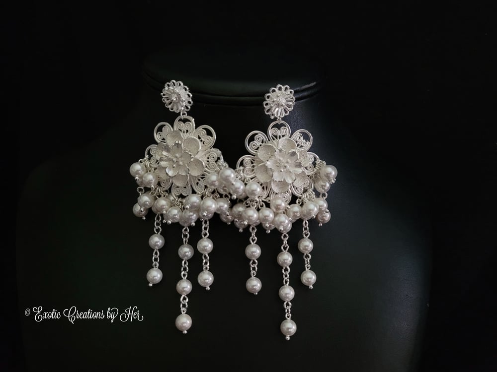 White Gardenia Earrings