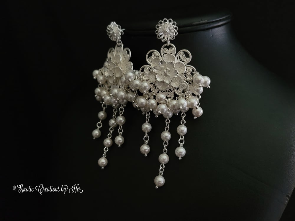 White Gardenia Earrings