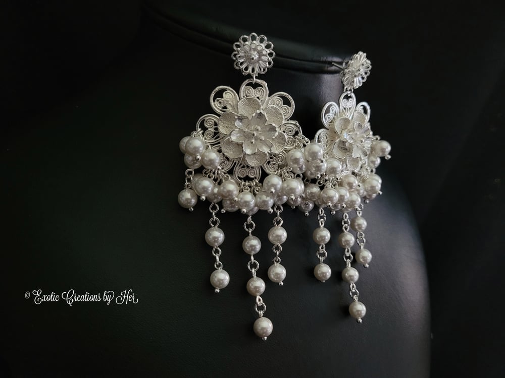 White Gardenia Earrings