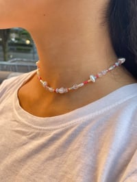 Image 3 of Glass bead necklace with pearl beads 