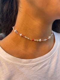 Image 4 of Glass bead necklace with pearl beads 