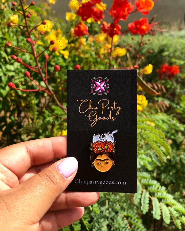 Image of New! Frida con gato Pin