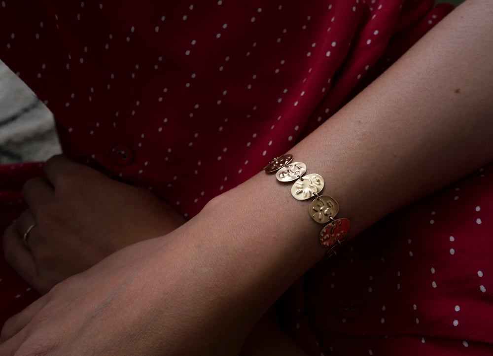 Image of Les masques-bracelets