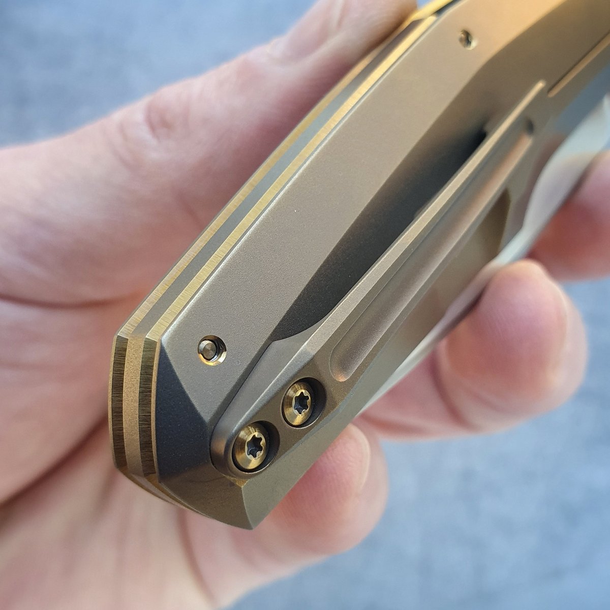 Image of FIF 20 FRAME BRONZE