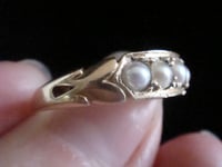 Image 4 of VICTORIAN 18CT YELLOW GOLD SPLIT PEARL 5 STONE RING