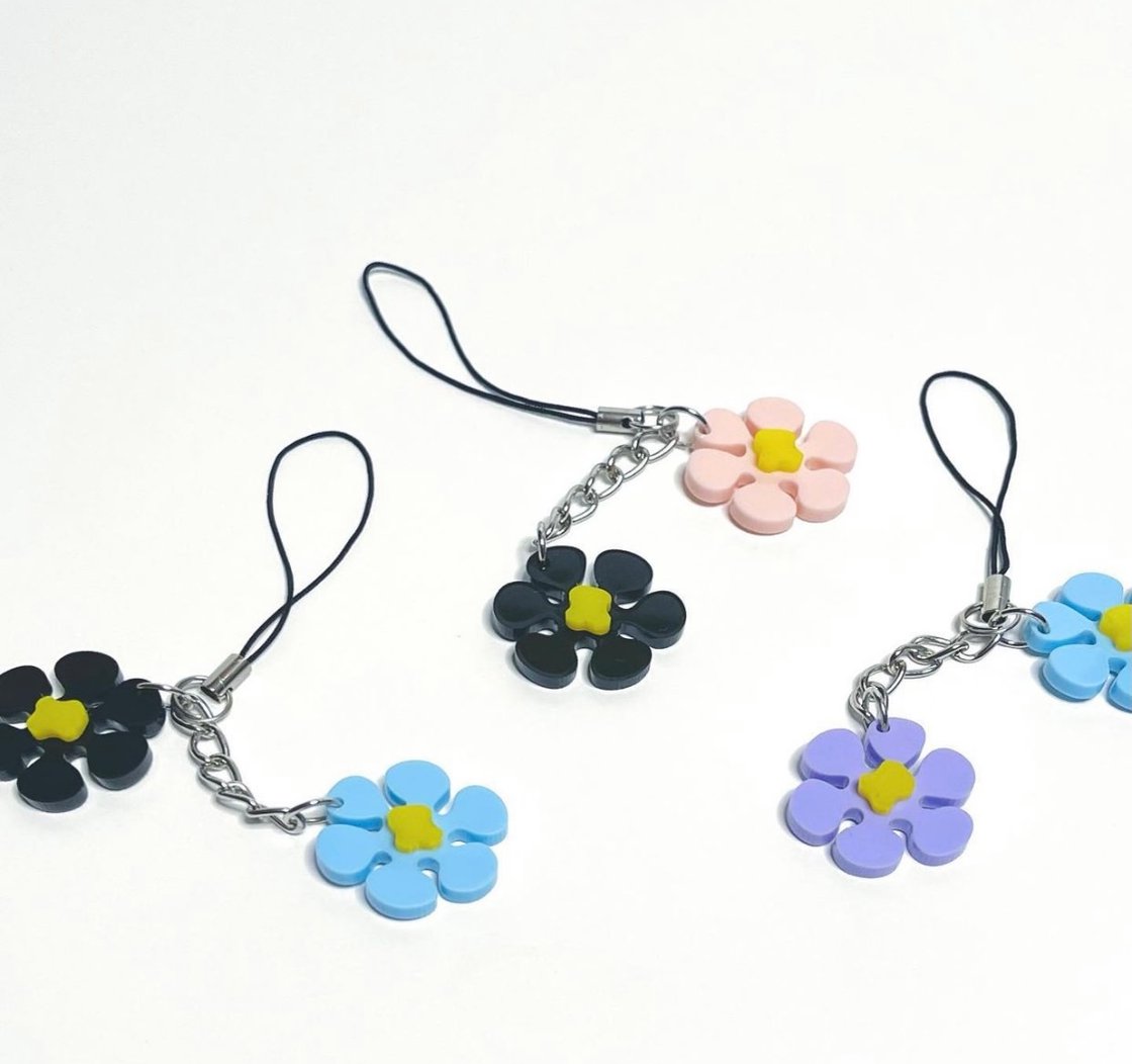 Image of daisy chain charms