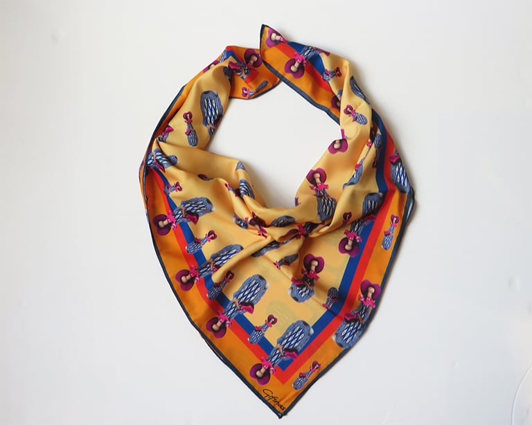 Orange Lenguas Gifinas Scarf Image 3