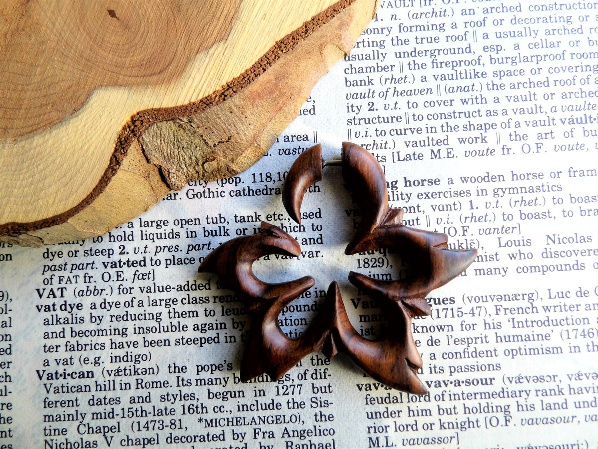 Wood Faux Gauge Earring Womens Star Flower 