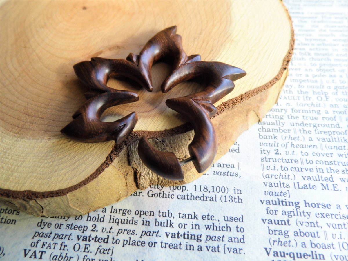 Wood Faux Gauge Earring Womens Star Flower 