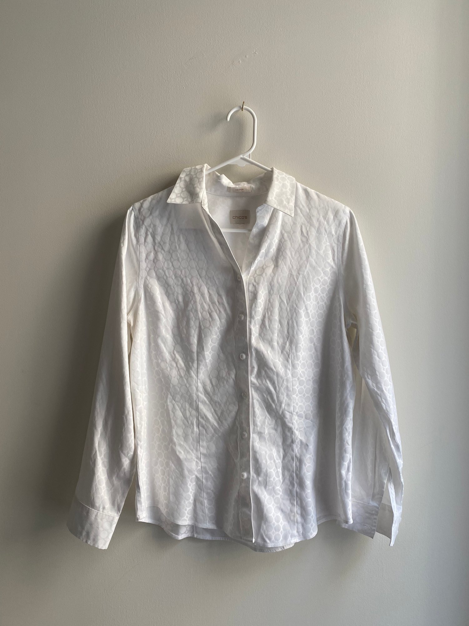 white circle print blouse 