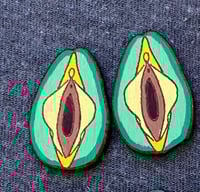 Avacuntos Earrings 