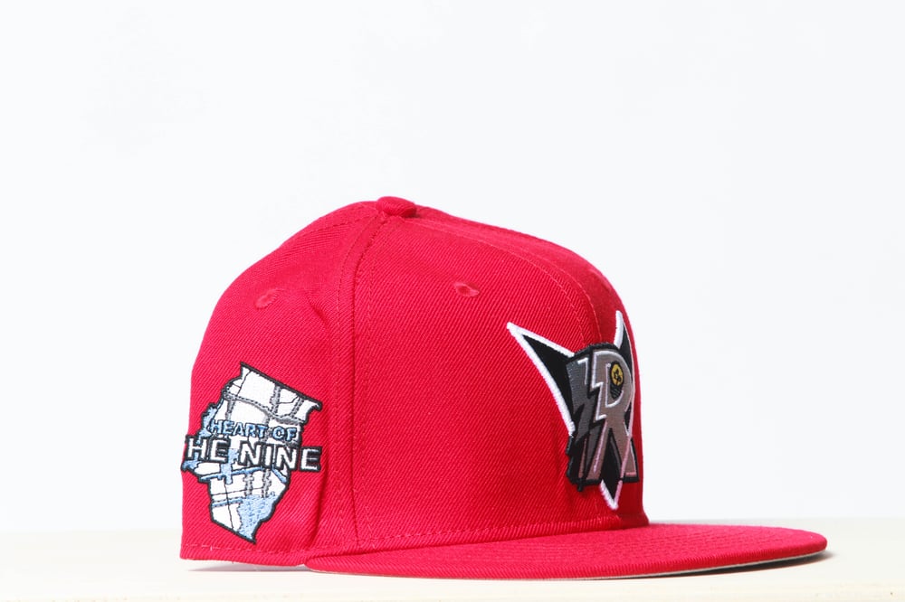 Image of RED GREY BRIM FITTED 